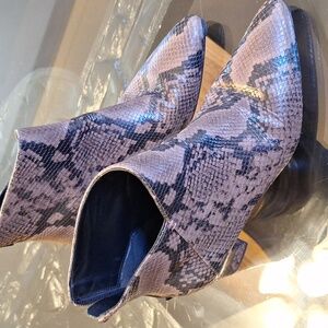 VINCE Lora-2 Leather Snakeskin Booties SIZE 7.5
